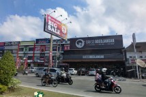 バリ島Ｂ級グルメ　[BAKSO BOEDJANGAN] めちゃうま肉団子