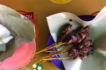 めちゃうま　サテイ　SATE　穴場[Sate Babi Bawah Pohon ]