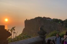 魅惑の風景。「ウルワツ寺院」で迎える夕暮れ時